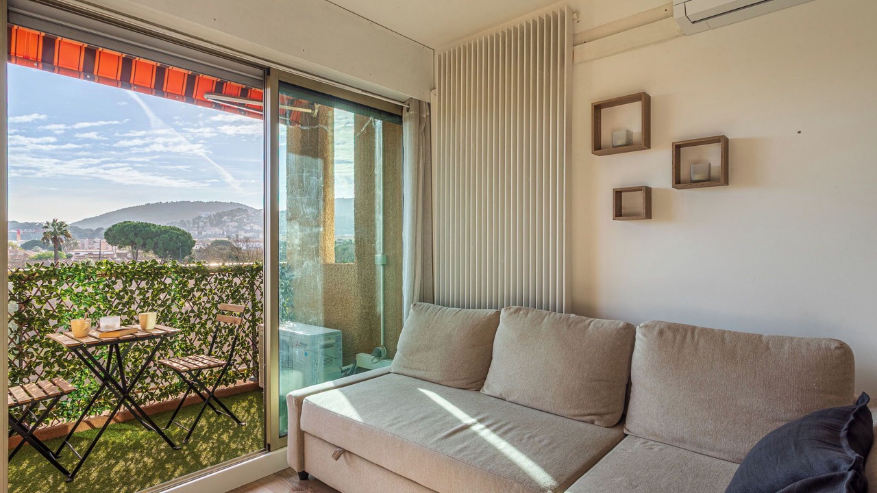 Photo of Livingroom in Hyeres City Centre