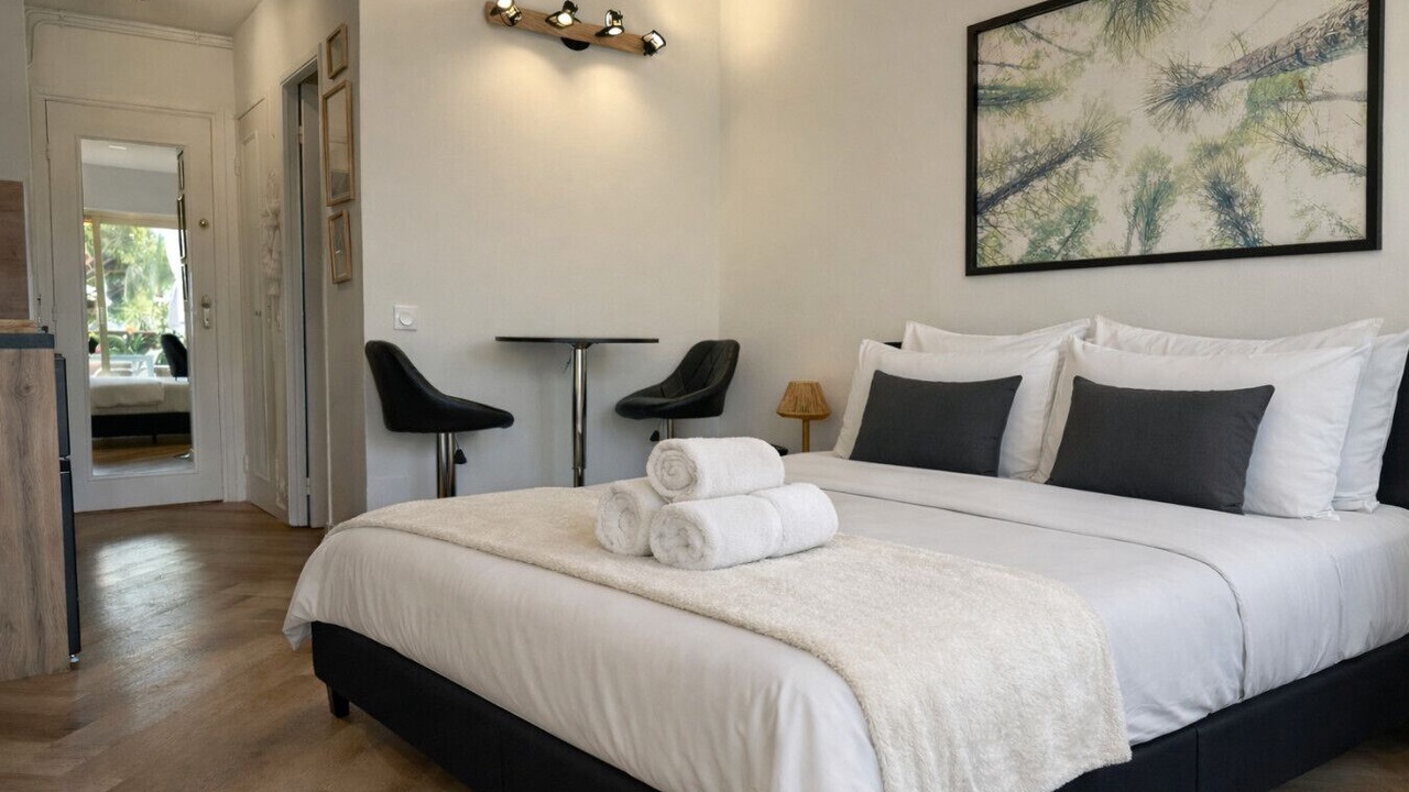 Photo of Bedroom in Villeneuve Loubet Beach