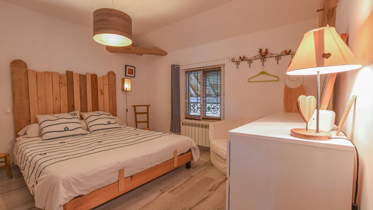 Photo of Bedroom in Courteranges
