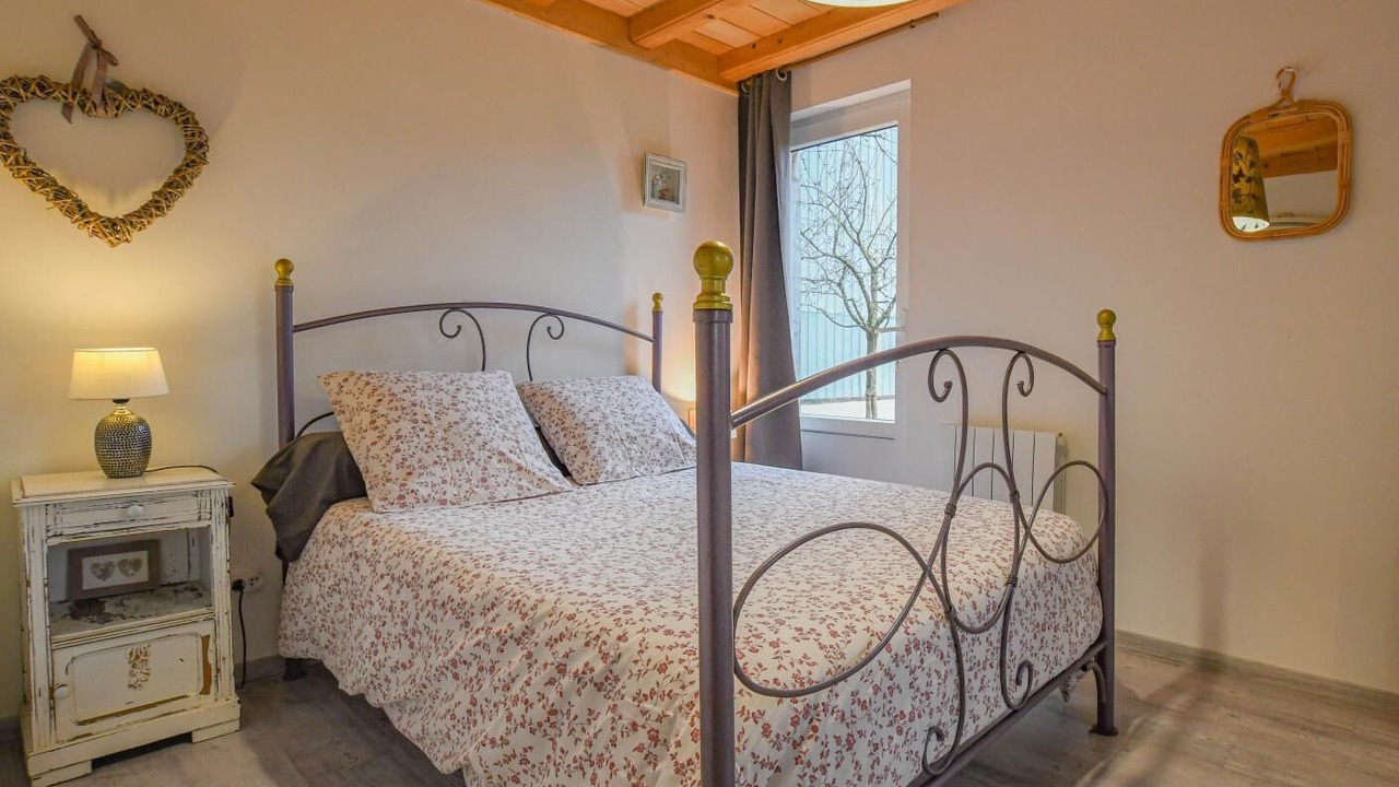 Photo of Bedroom in Courteranges