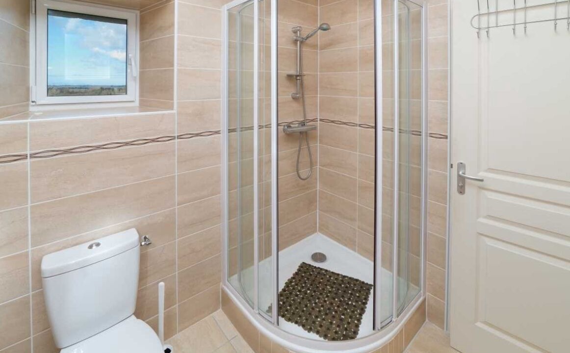 Photo of Bathroom in Langoat
