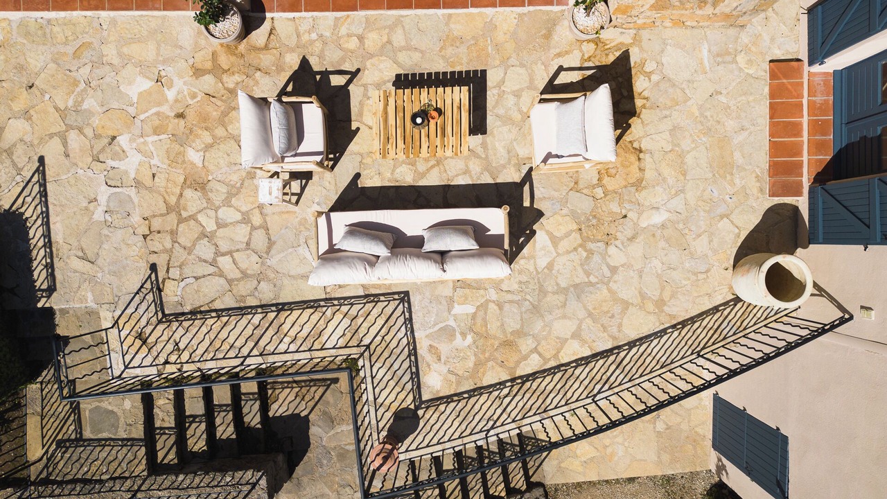 Photo of Patio Balcony in Saint-Cezaire-sur-Siagne