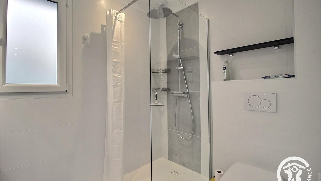 Photo of Bathroom in Plehedel