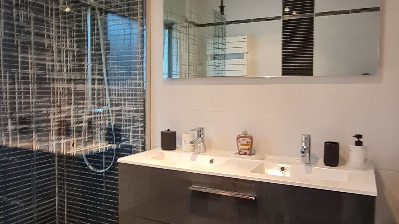 Photo of Bathroom in Ville-sur-Yron