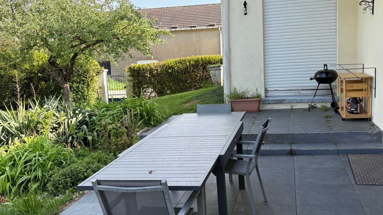 Photo of Outdoor in Ville-sur-Yron