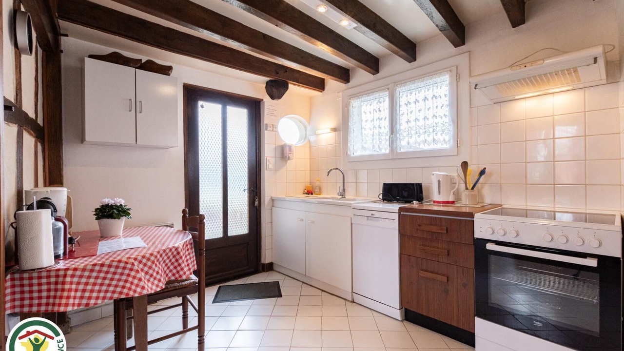 Photo of Kitchen in Outines