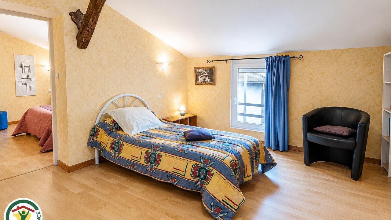 Photo of Bedroom in Outines