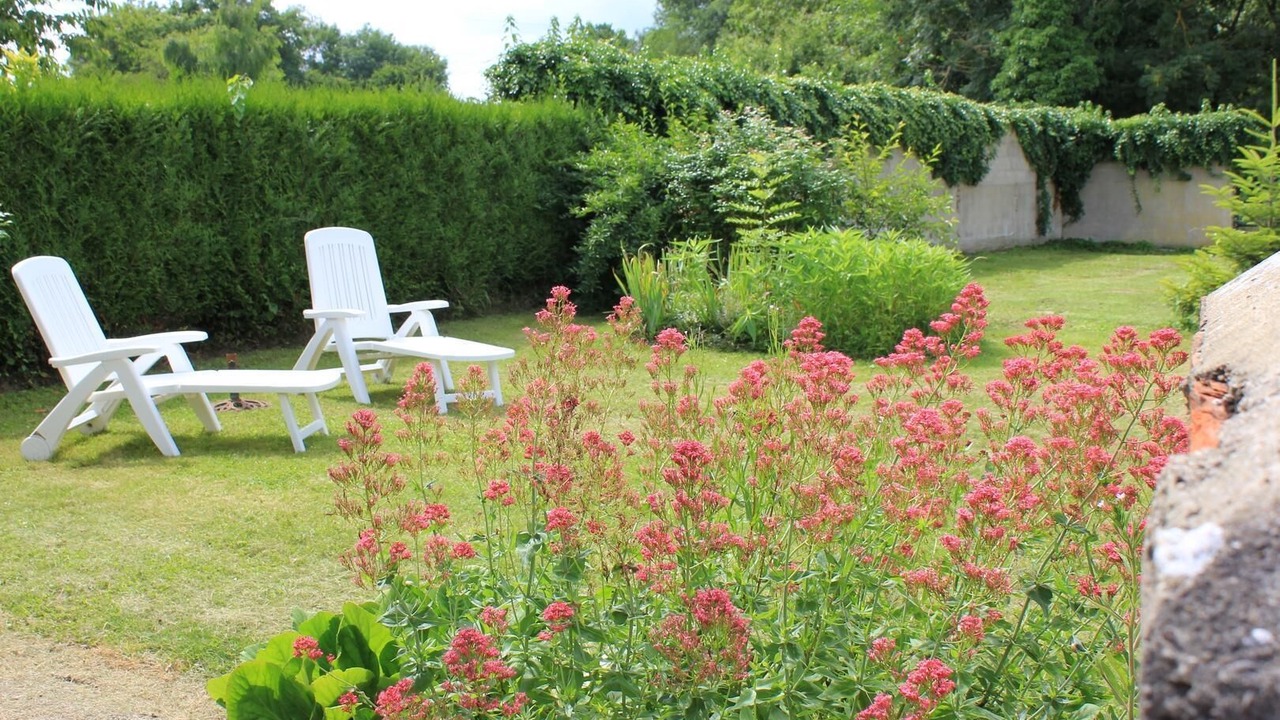 Photo of Outdoor in Outines