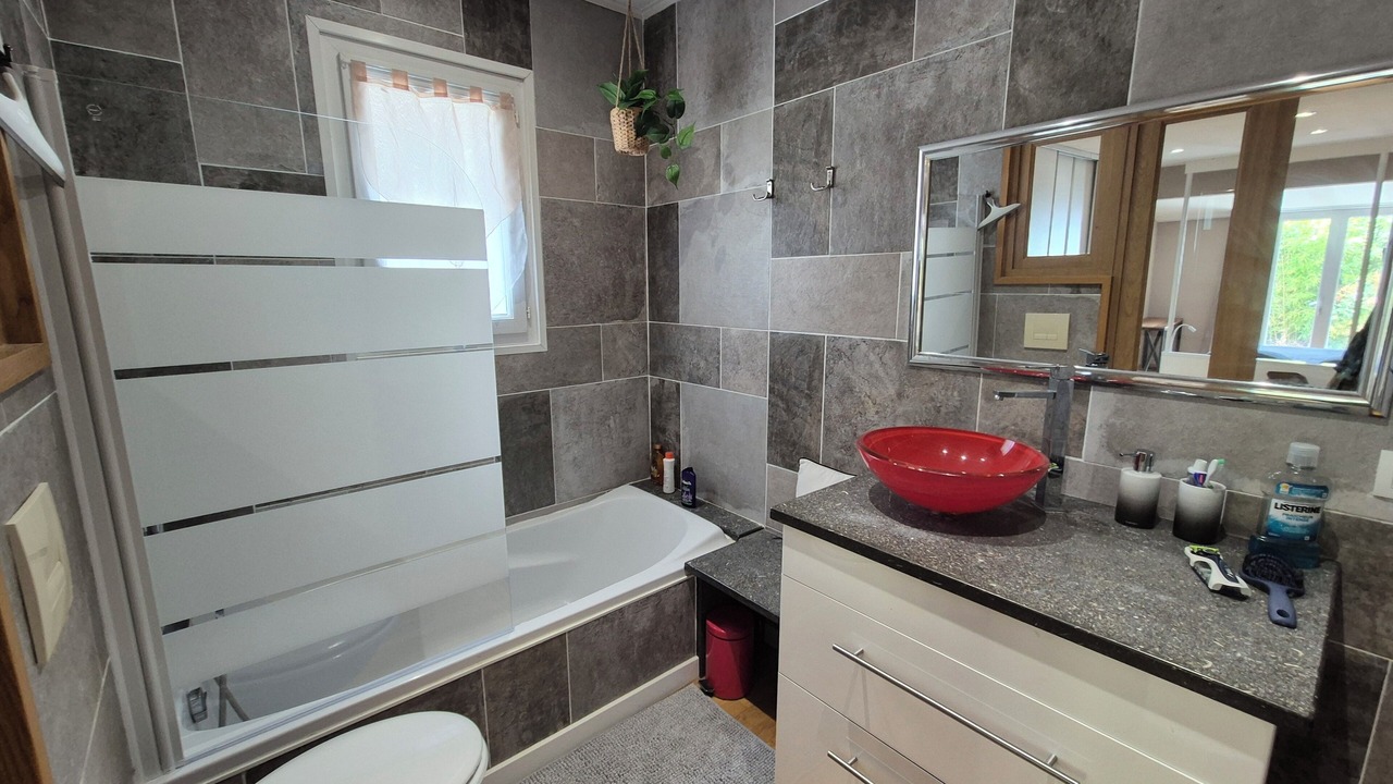 Photo of Bathroom in Seranon