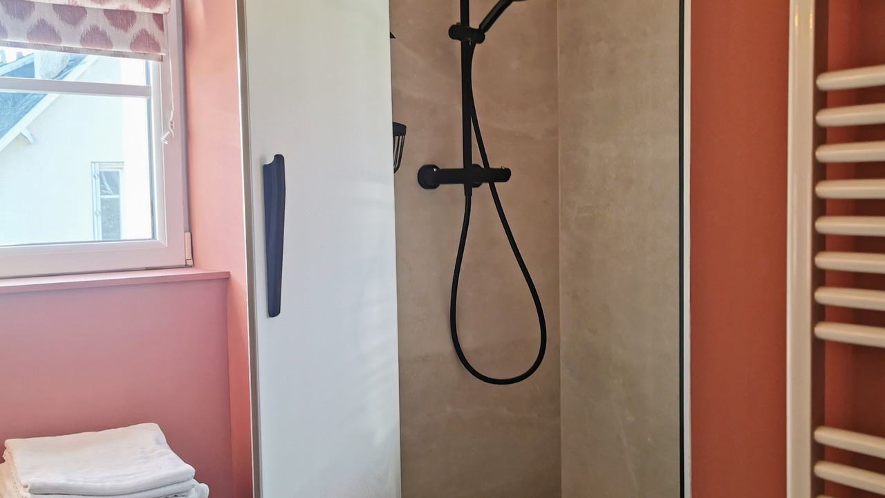 Photo of Bathroom in Dinan