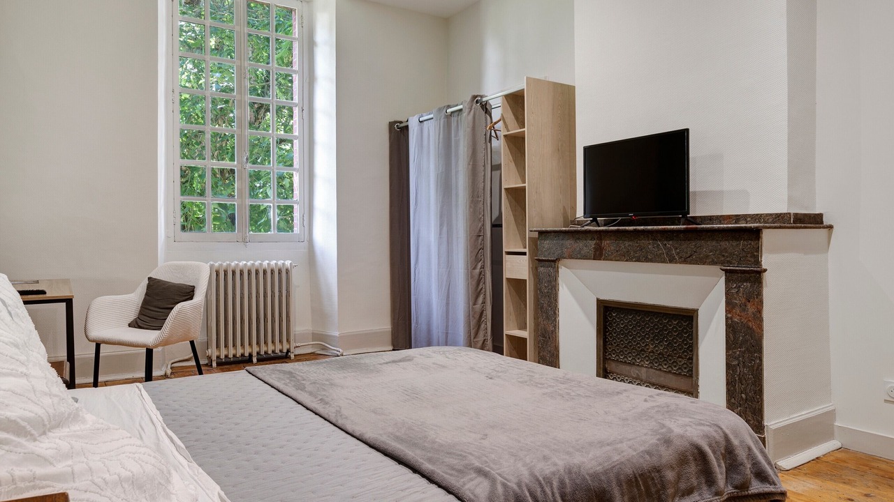 Photo of Bedroom in Vic-en-Bigorre