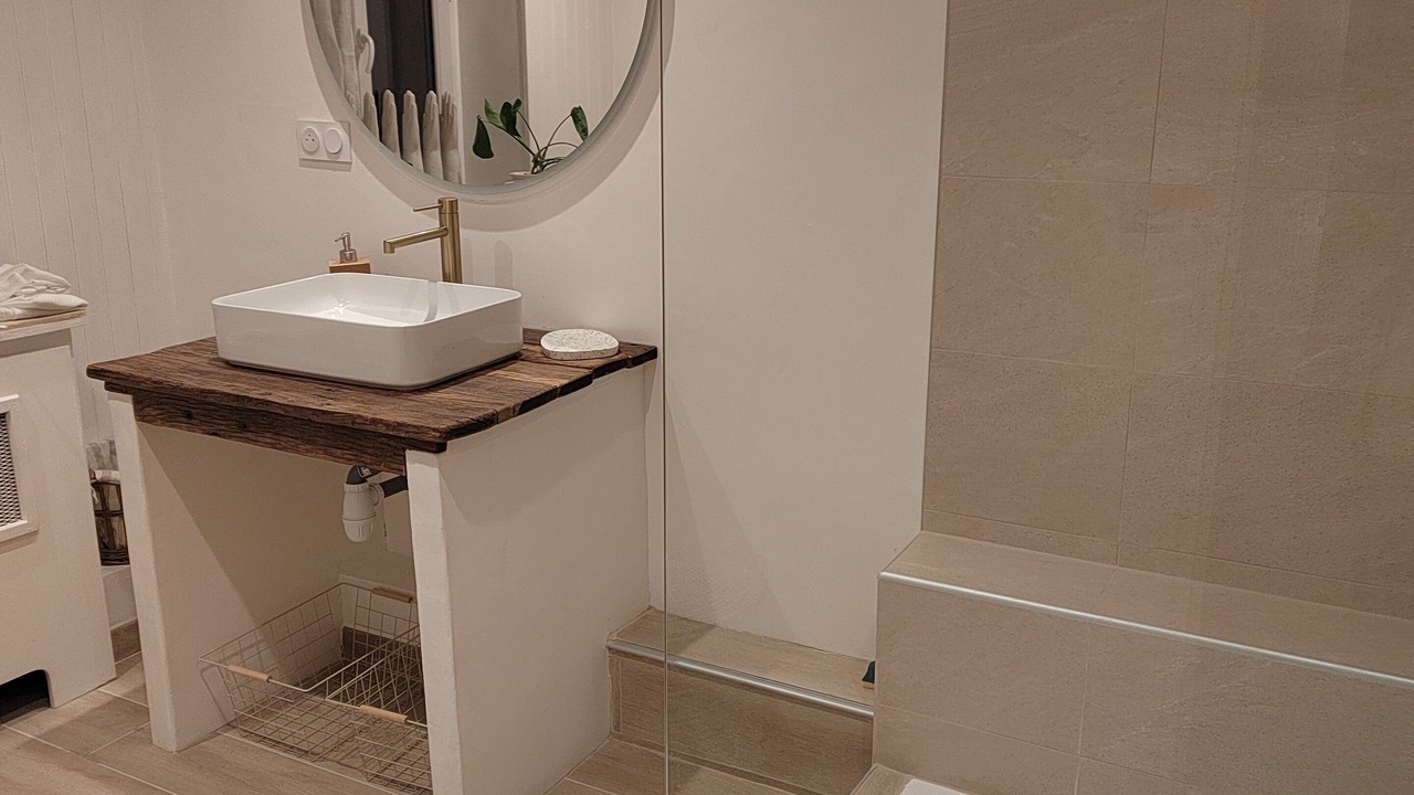Photo of Bathroom in Saint-Florentin