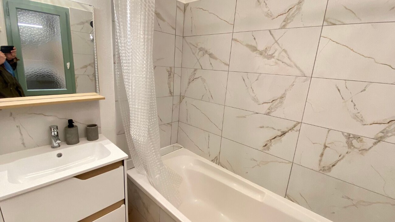 Photo of Bathroom in Nimes City Centre