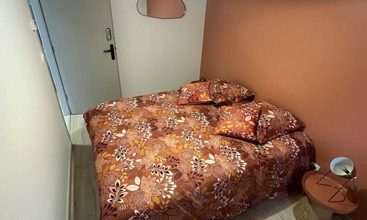 Photo of Bedroom in Chalons-en-Champagne