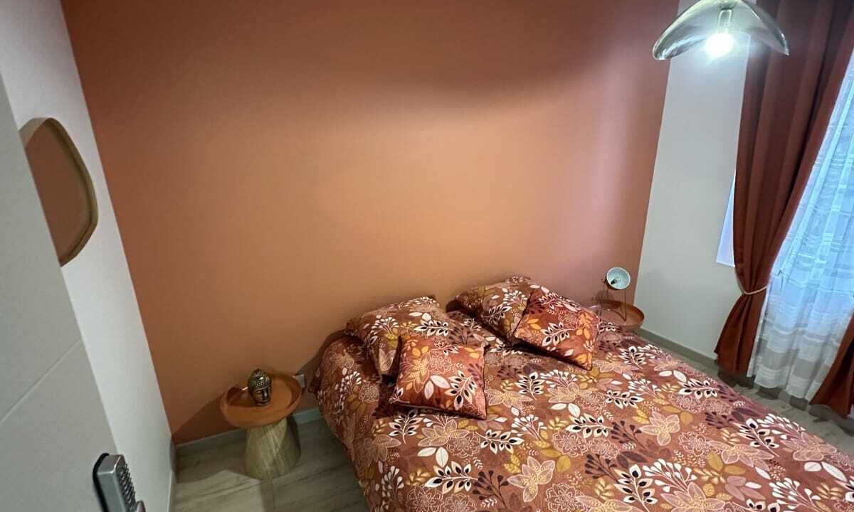 Photo of Bedroom in Chalons-en-Champagne