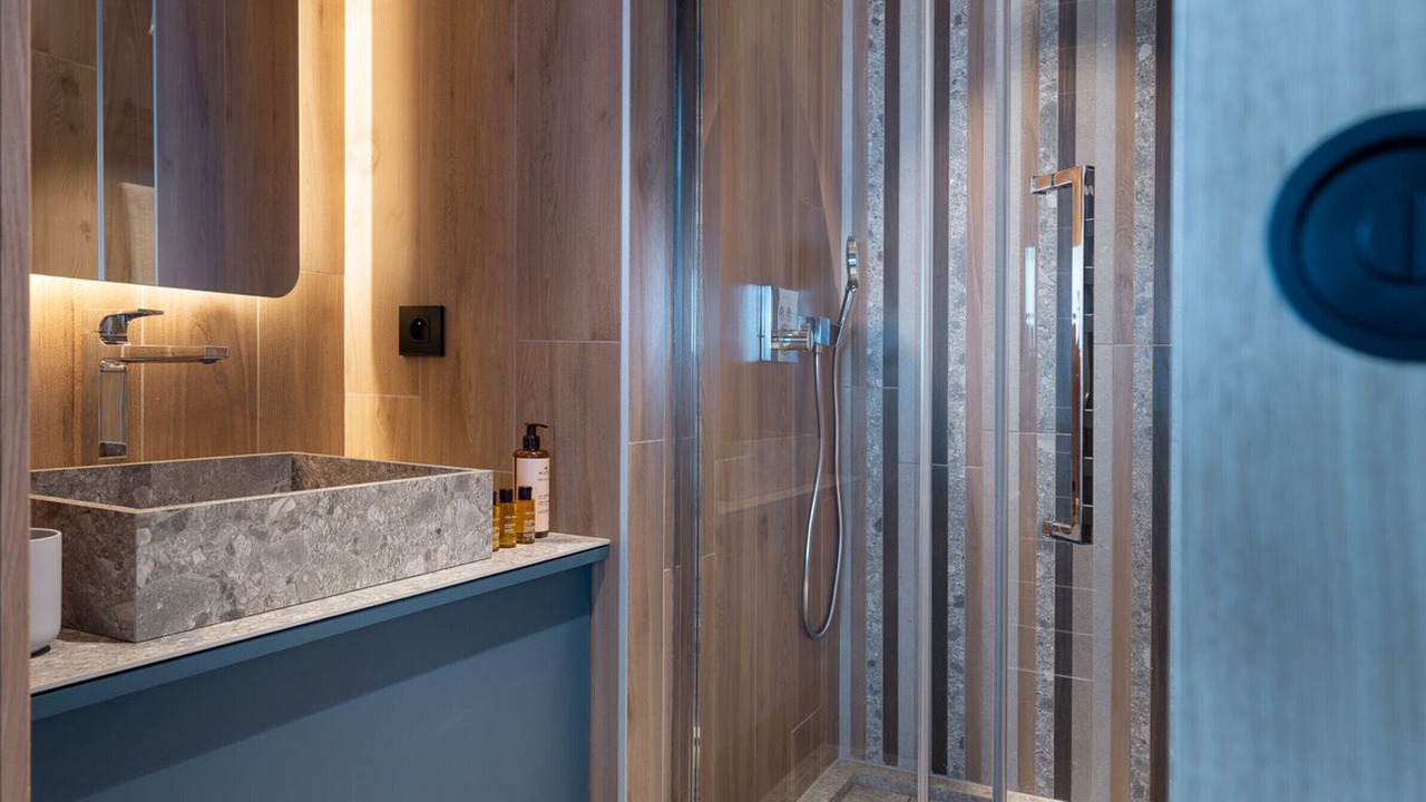 Photo of Bathroom in Arc-1800