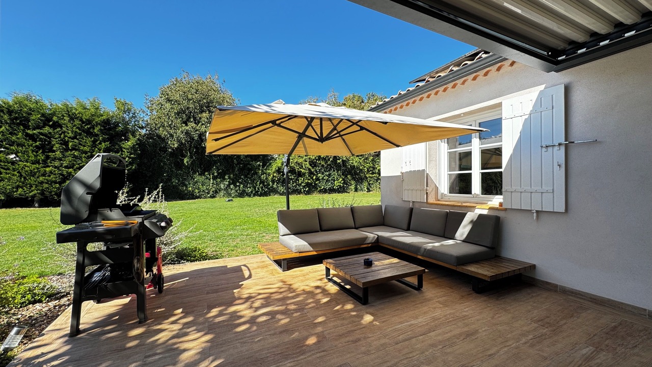 Photo of Patio Balcony in Rochefort-du-Gard