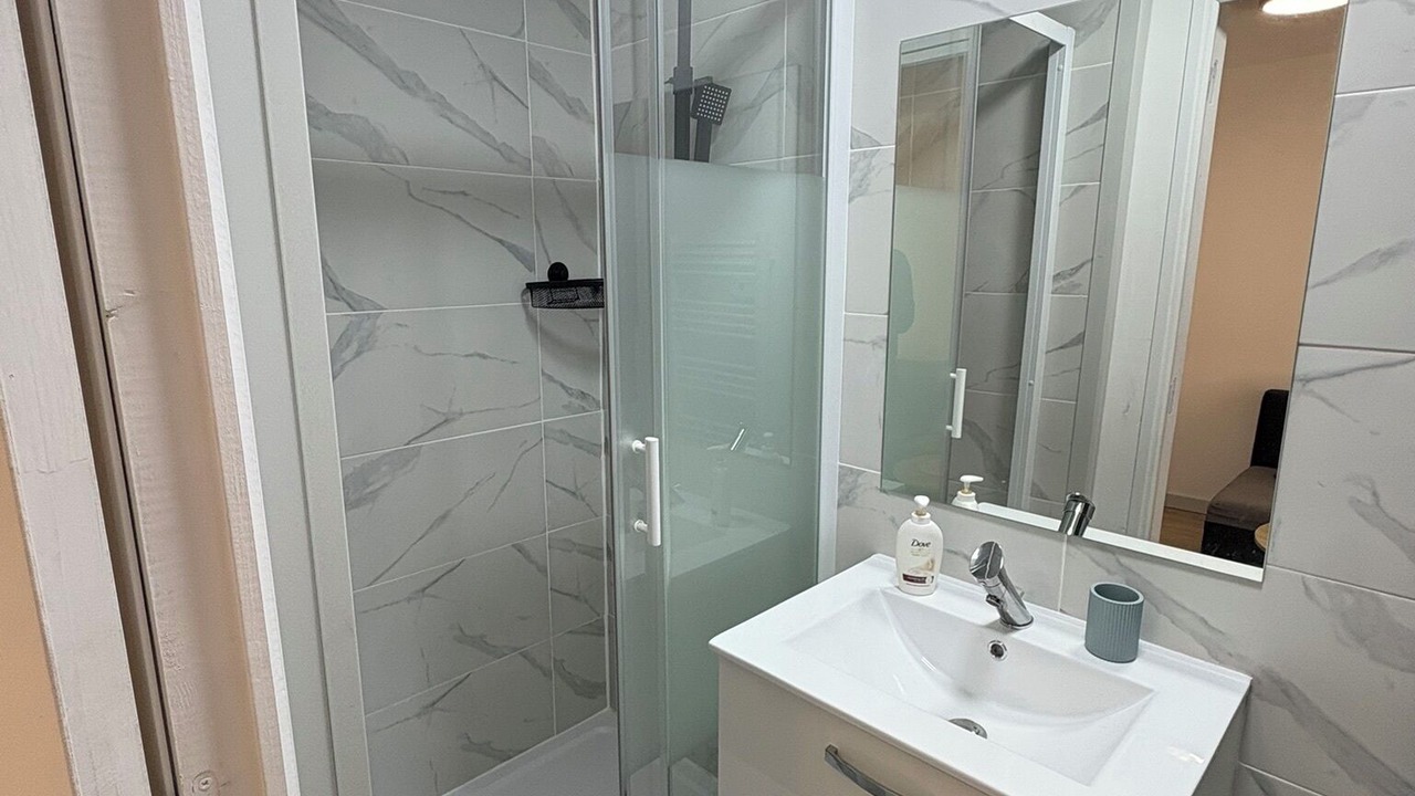 Photo of Bathroom in Saint-Florentin