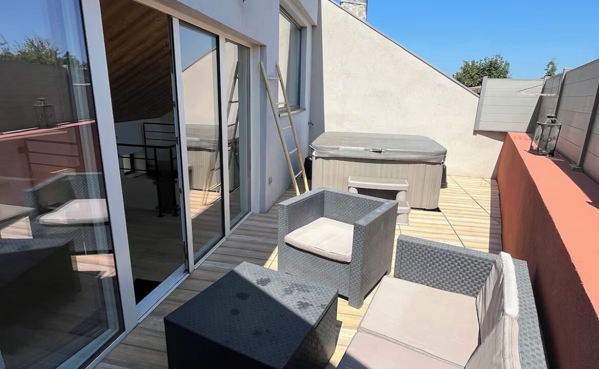 Photo of Patio Balcony in Baccarat