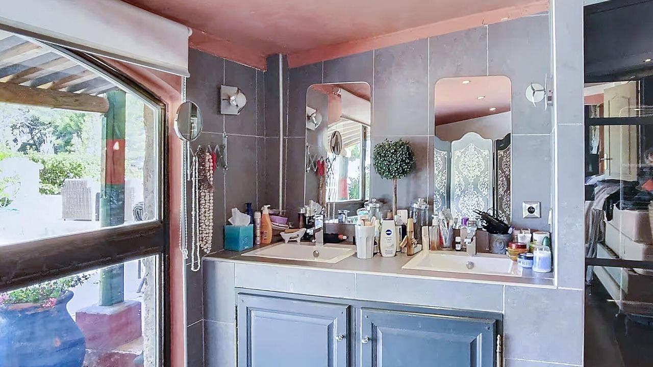 Photo of Bathroom in Le Beausset