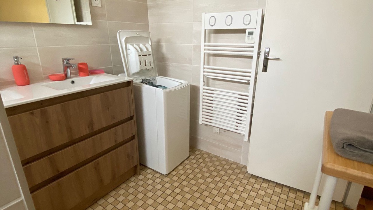 Photo of Bathroom in Verzenay