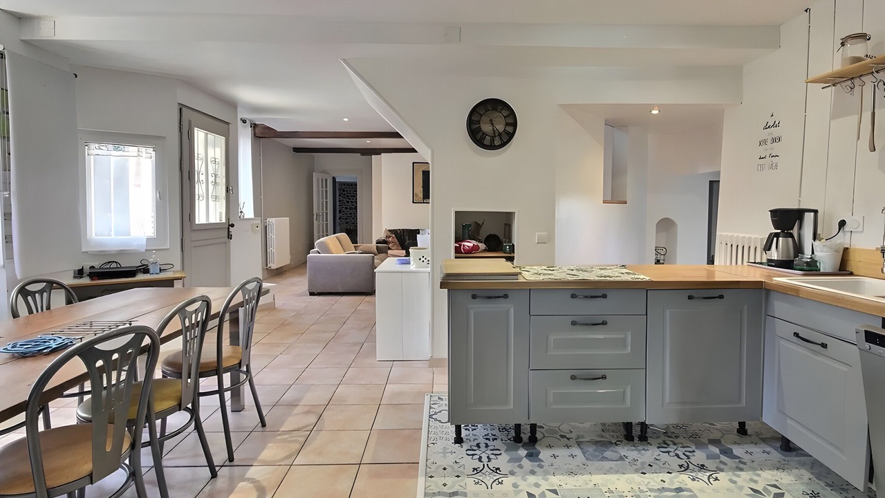 Photo of Kitchen in Ponson-Debat-Pouts