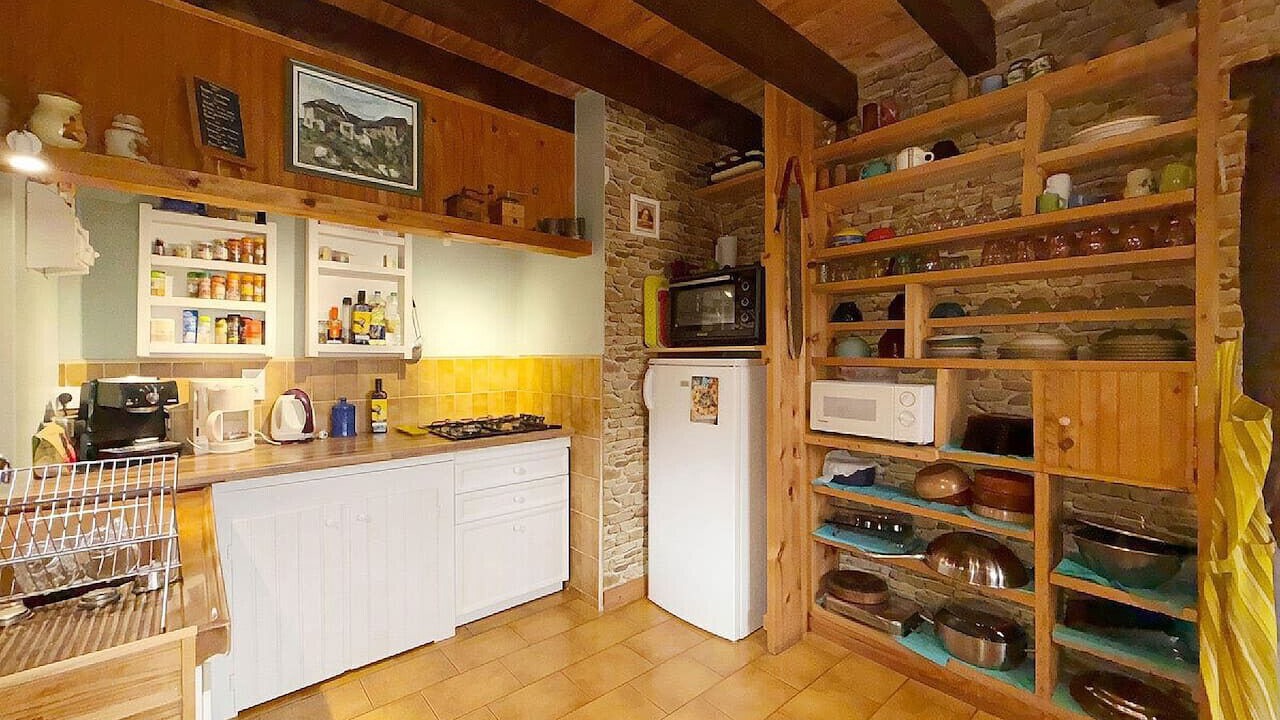 Photo of Kitchen in Real