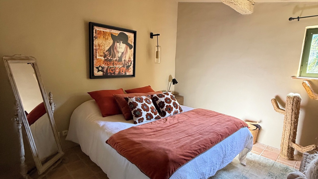 Photo of Bedroom in Collias