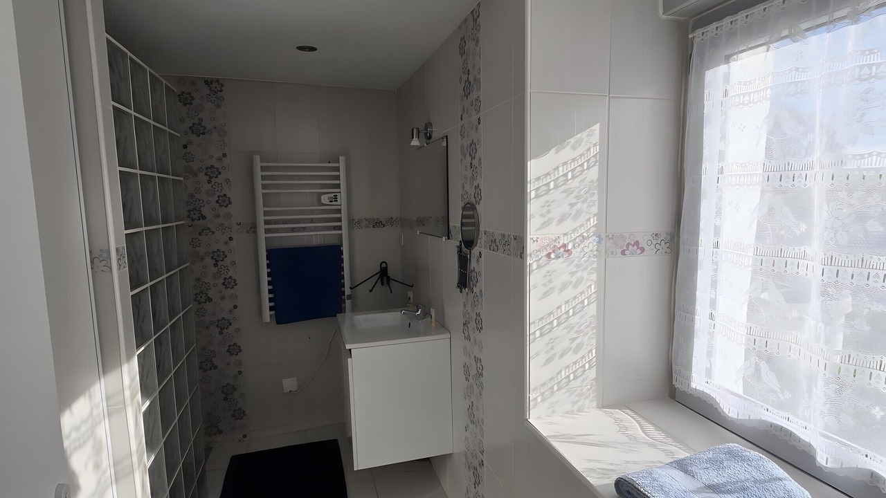 Photo of Bathroom in Is-en-Bassigny