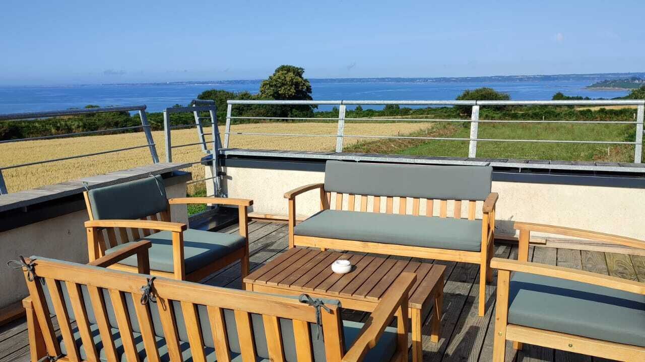 Photo of Outdoor in Guimaec