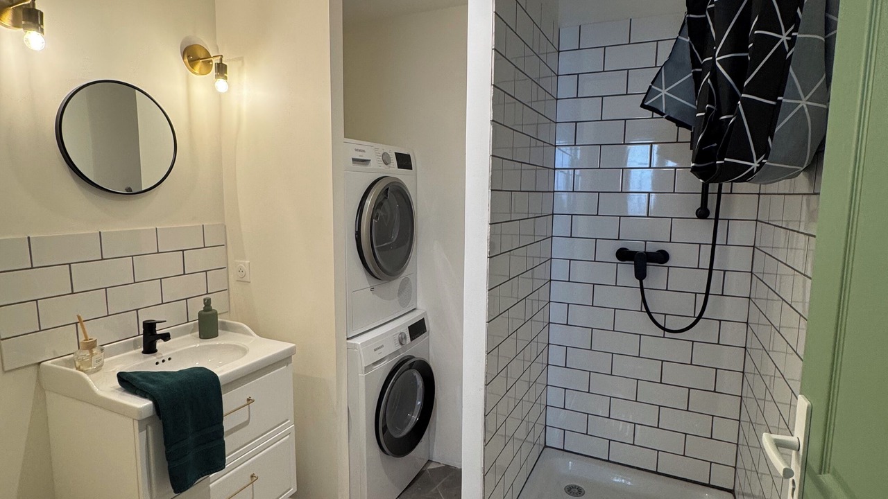 Photo of Bathroom in Courgenay