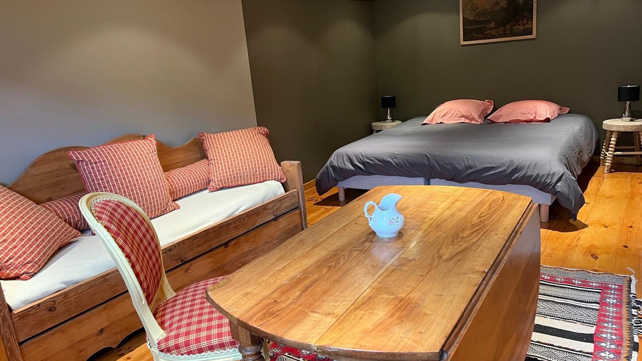 Photo of Bedroom in Enchastrayes