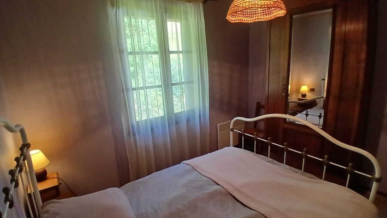 Photo of Bedroom in Campan