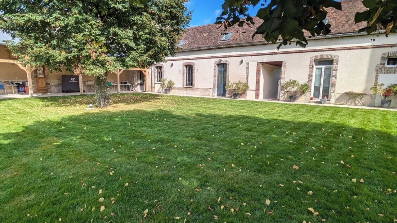 Photo of Outdoor in Sens