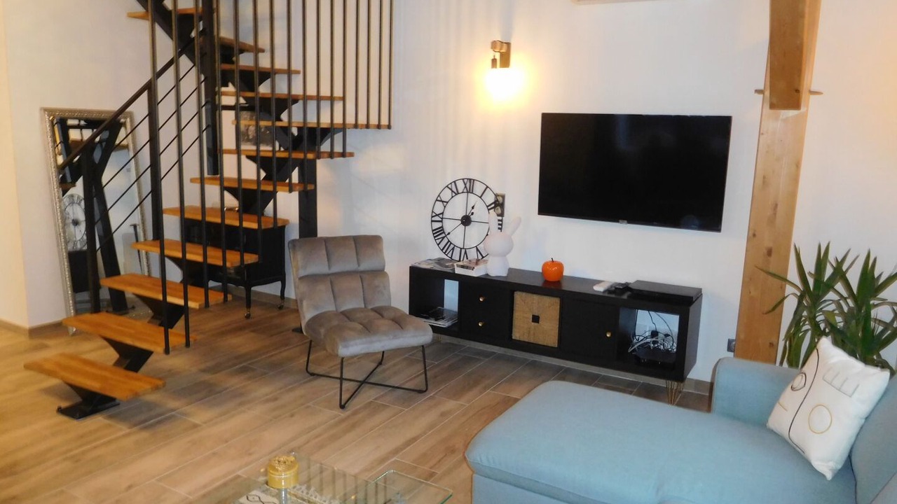 Photo of Livingroom in Colombey-les-deux-Eglises