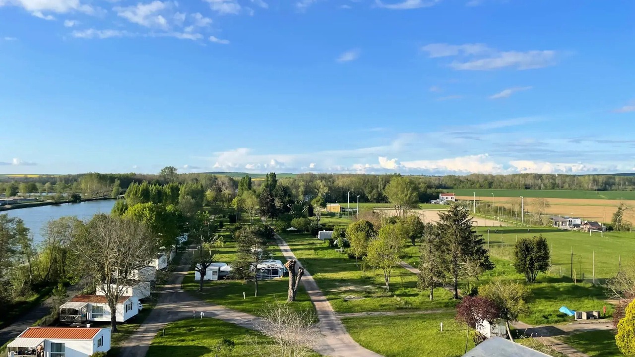 Photo of Outdoor in Pont-sur-Yonne