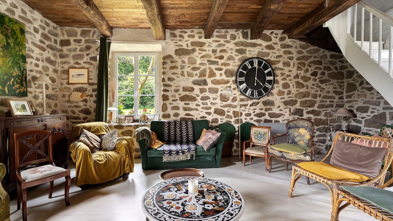 Photo of Livingroom in Saint-Lormel
