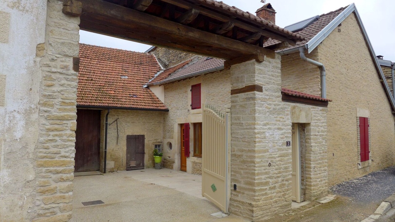 Photo of Outdoor in Bricon