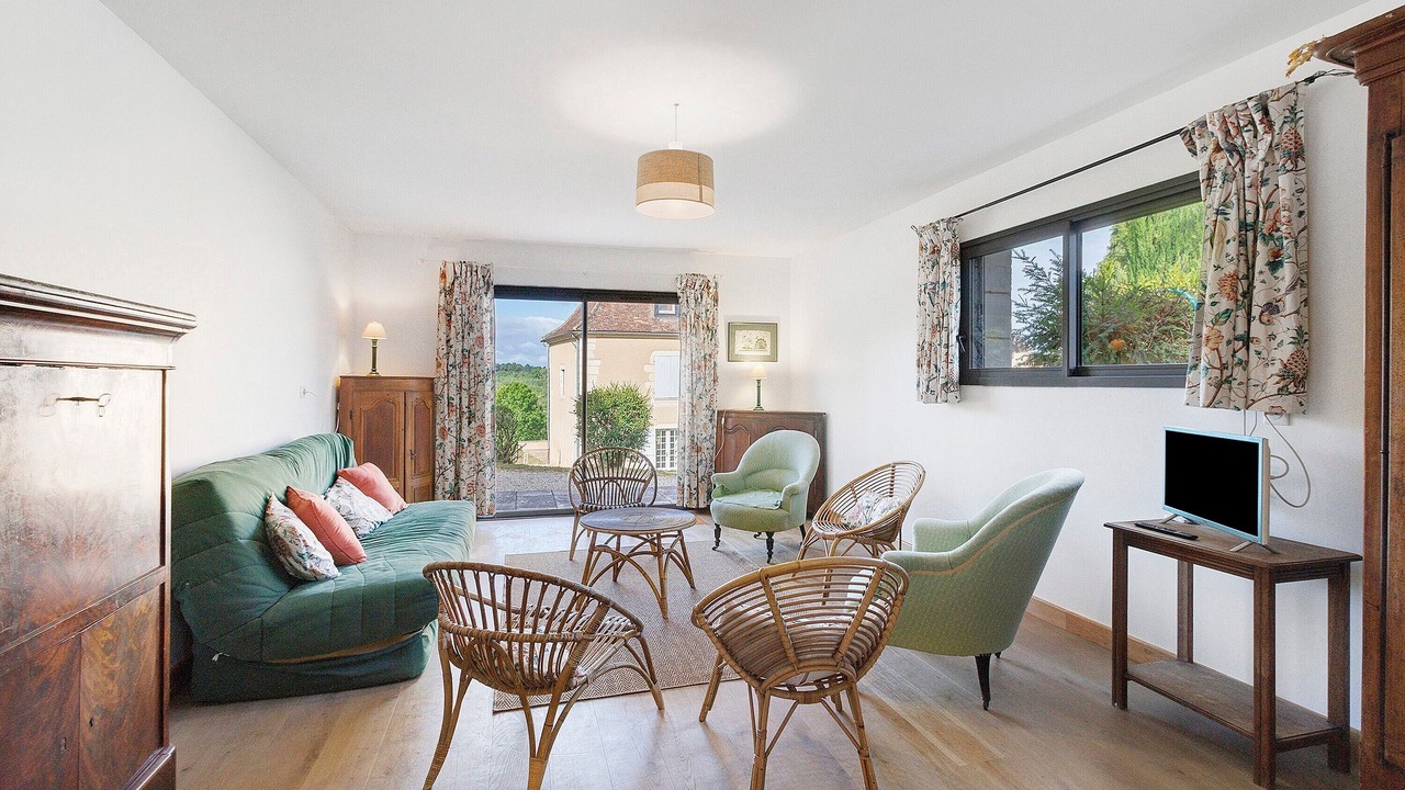 Photo of Livingroom in Saint-Crepin-d'Auberoche