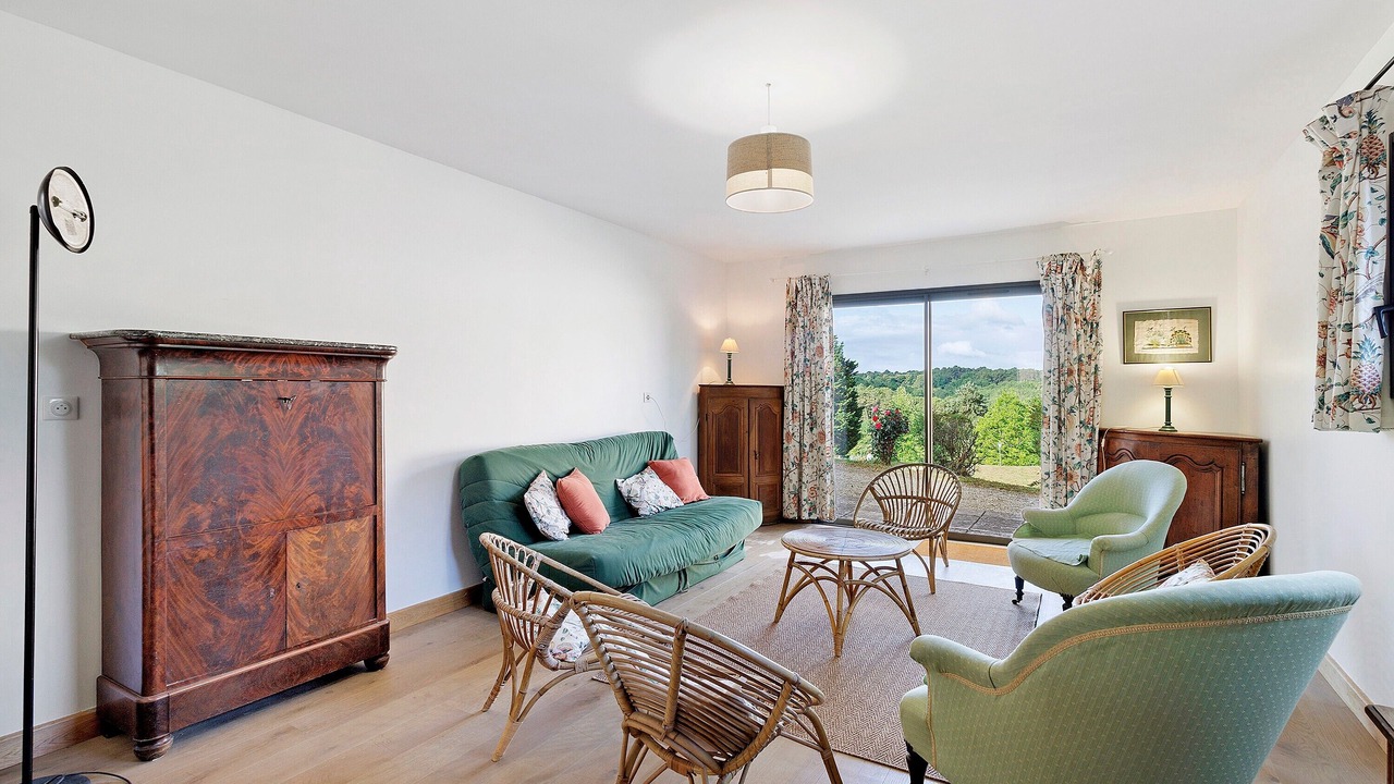 Photo of Livingroom in Saint-Crepin-d'Auberoche