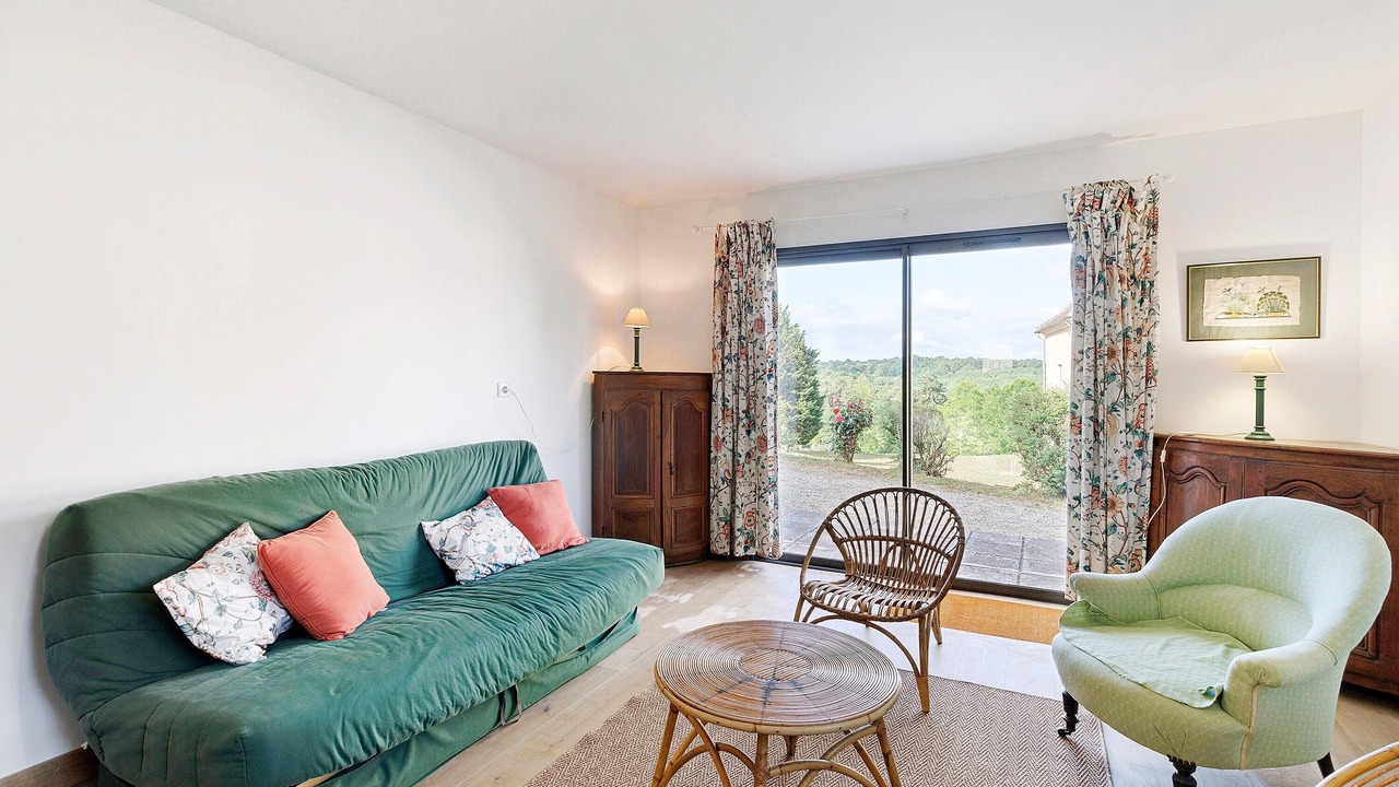 Photo of Livingroom in Saint-Crepin-d'Auberoche