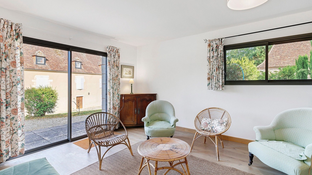 Photo of Livingroom in Saint-Crepin-d'Auberoche
