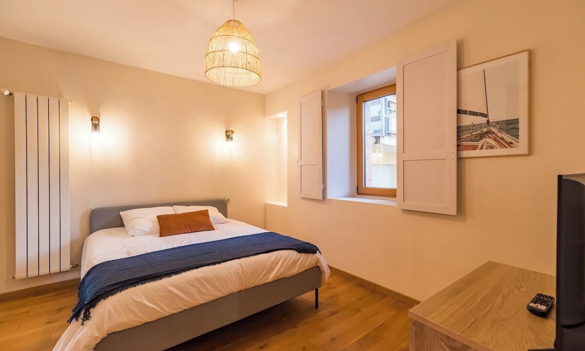 Photo of Bedroom in Lannion
