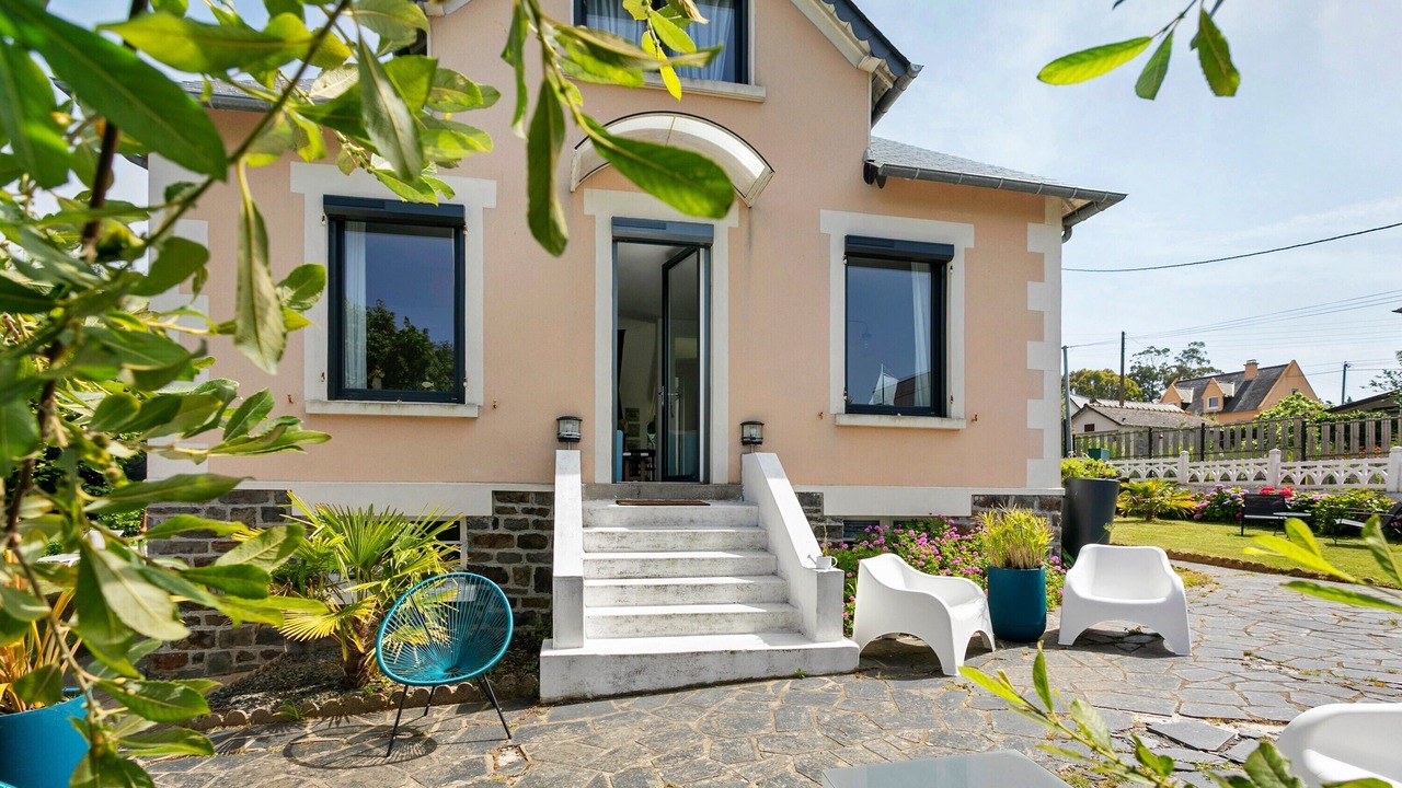 Photo of Patio Balcony in Etables-sur-Mer
