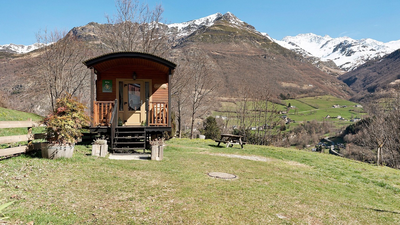 Photo of Outdoor in Gedre