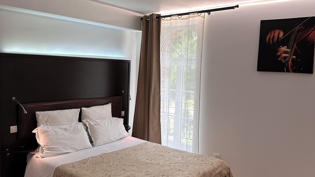 Photo of Bedroom in Villeneuve-l'Archeveque