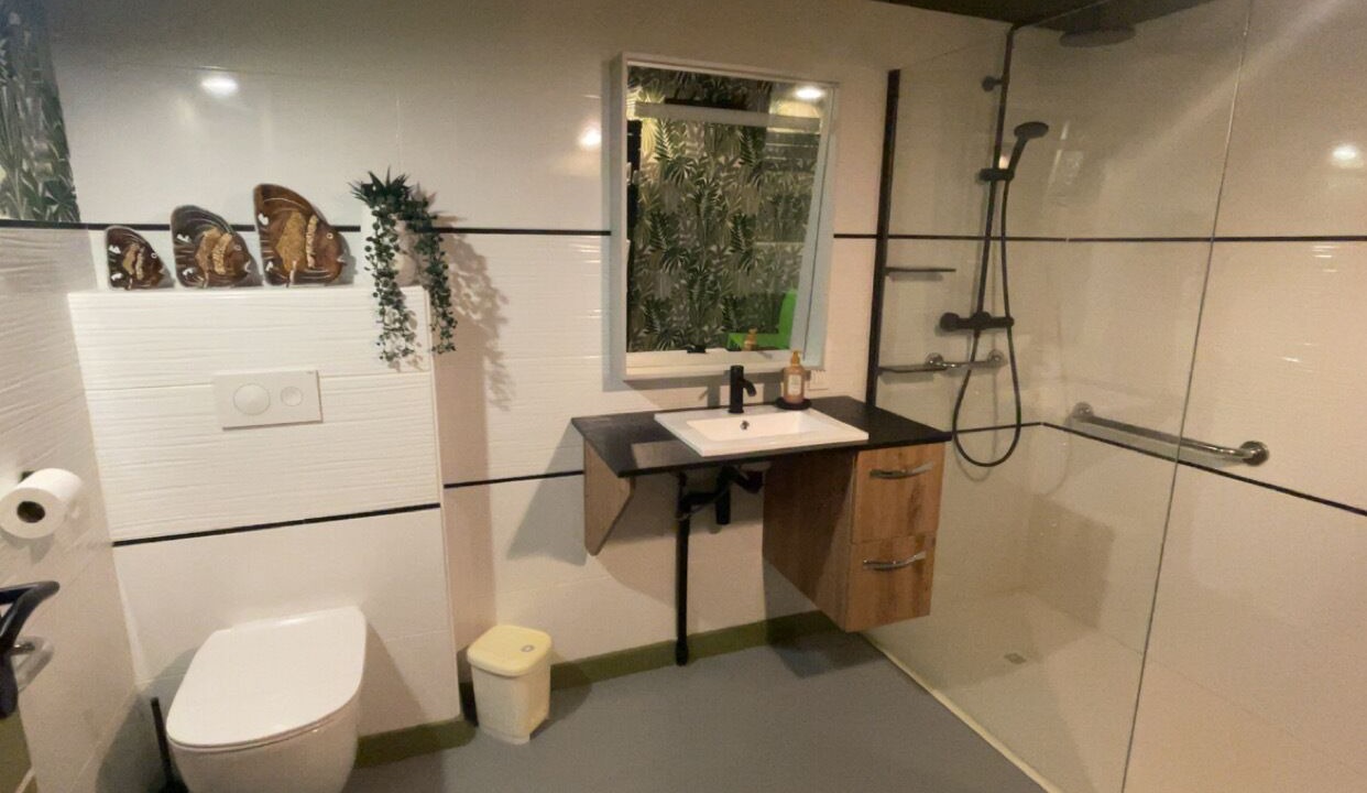 Photo of Bathroom in Trelevern