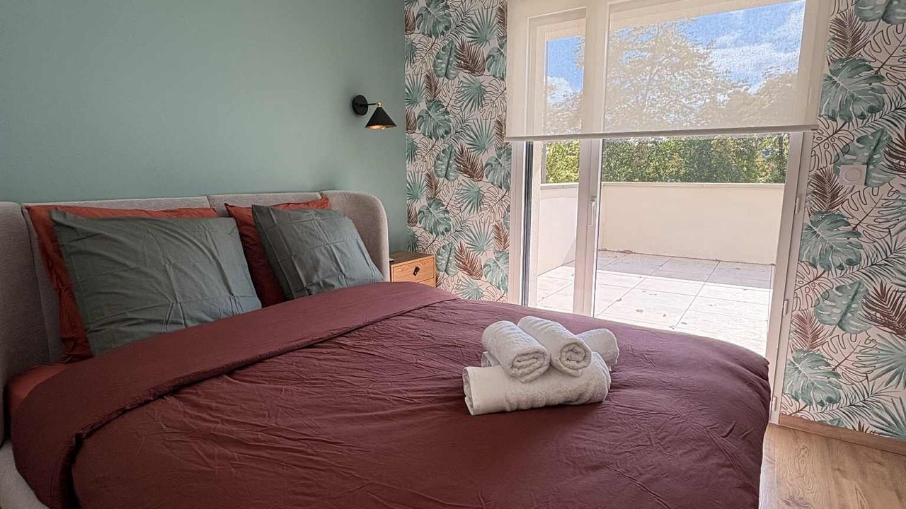 Photo of Bedroom in Lamballe