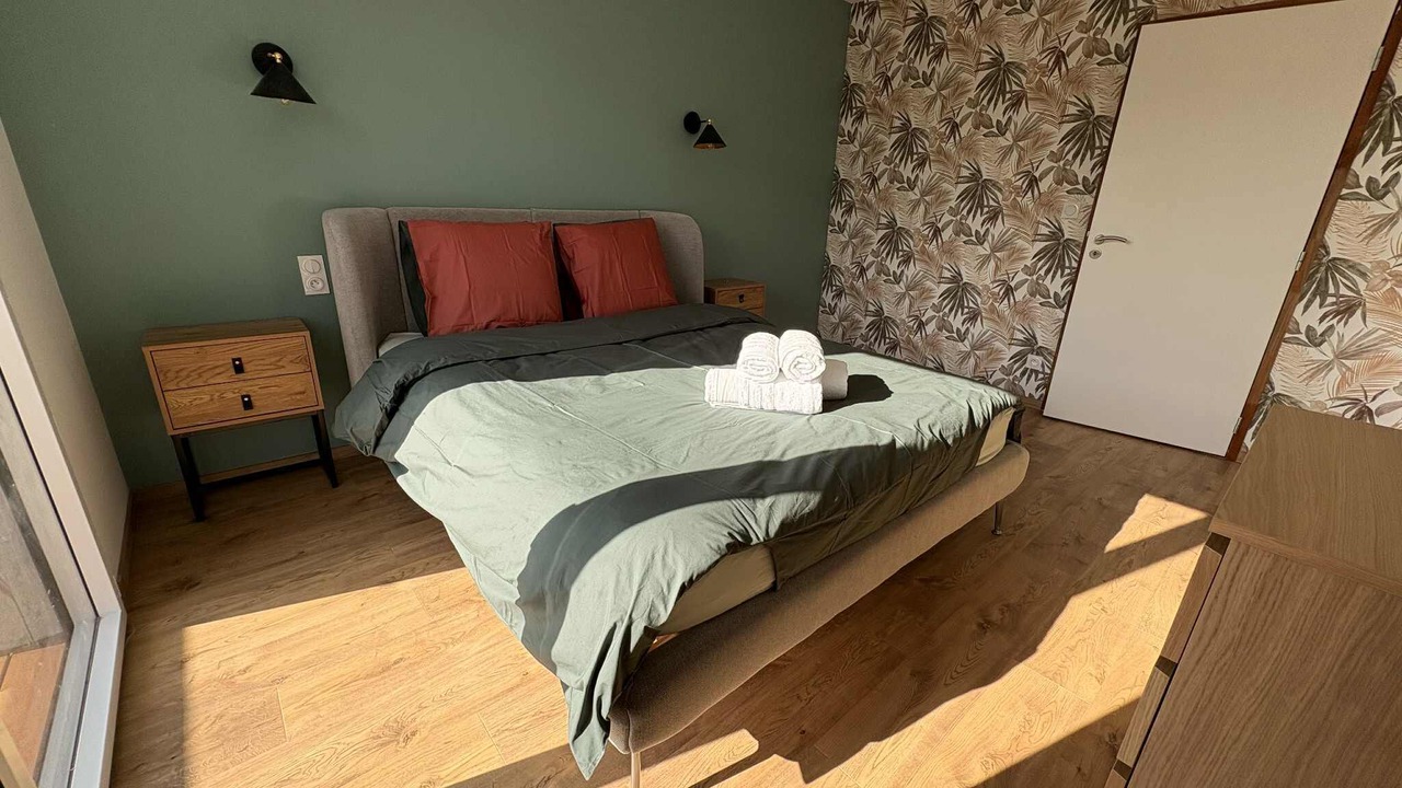 Photo of Bedroom in Lamballe