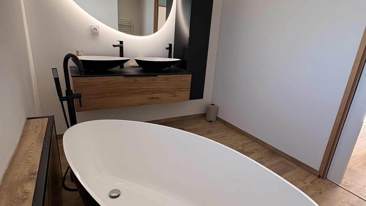 Photo of Bathroom in Lamballe